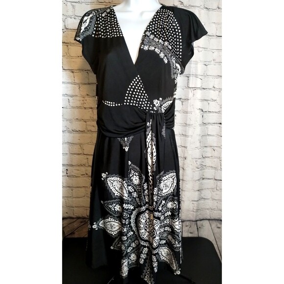 Purple Rain Dress Beautiful Black and White Floral Cap Sleeve Twist Bodice L - Picture 2 of 10